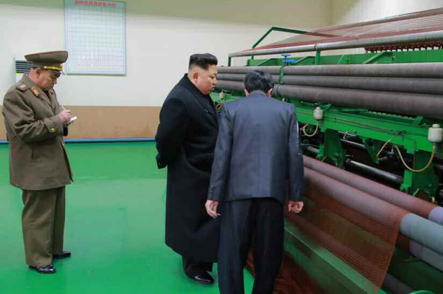 金正恩视察渔具工厂 水产前线的“兵工厂”与自给自足的意志